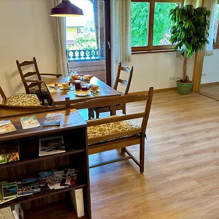 Huberhof Meisham Apartman